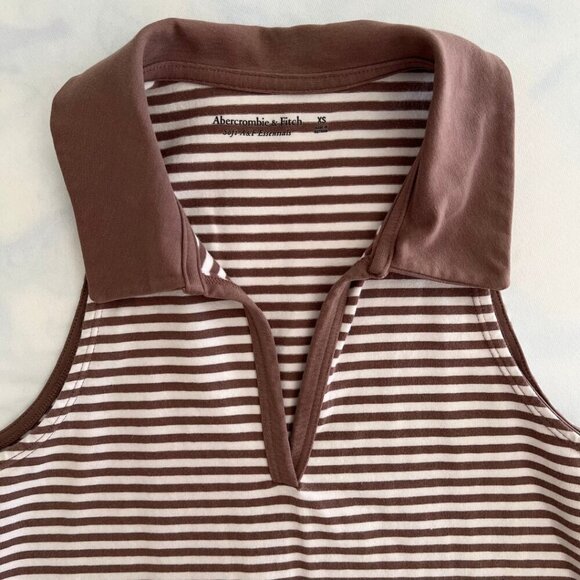 Abercrombie & Fitch Soft Essentials Brown & White Collared V-Neck Crop Top - Picture 3 of 4